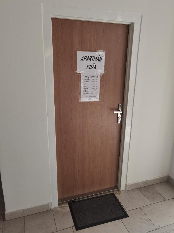 Apartman Ruza 鲁容贝罗克 外观 照片