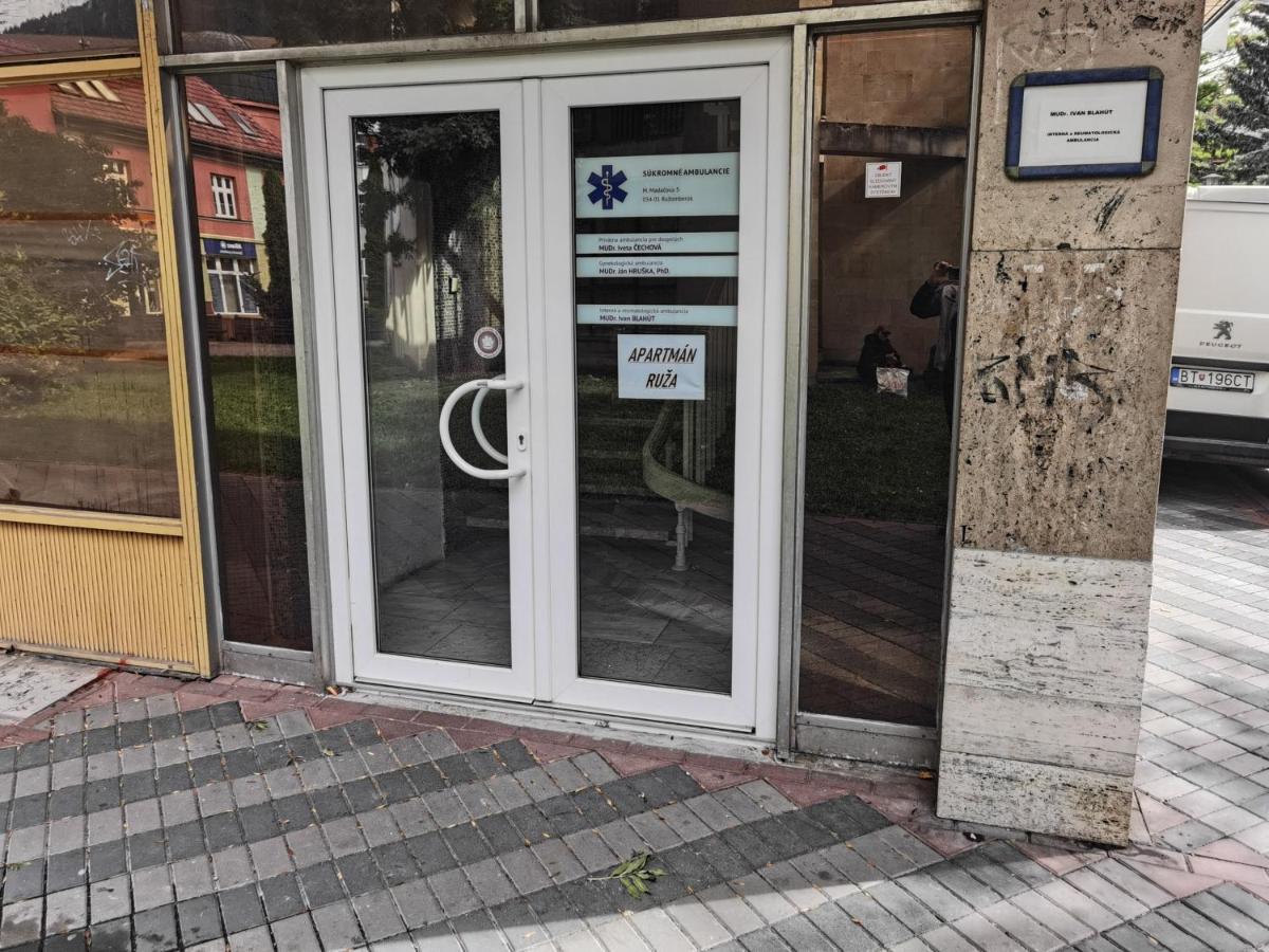 Apartman Ruza 鲁容贝罗克 外观 照片